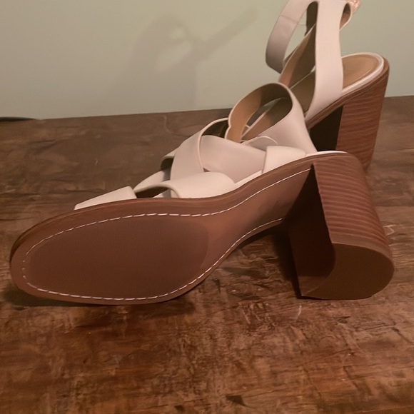Tan and cream block heels - Picture 4 of 4